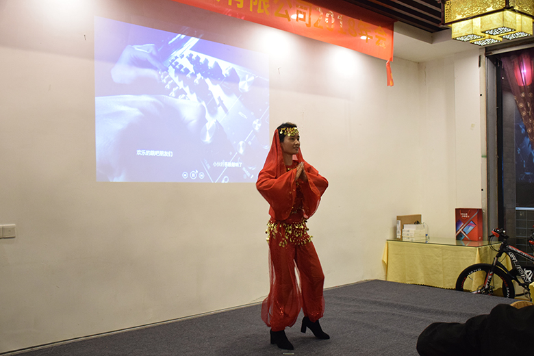 舞蹈《歡樂(lè)的跳吧》 舞蹈《歡樂(lè)的跳吧》